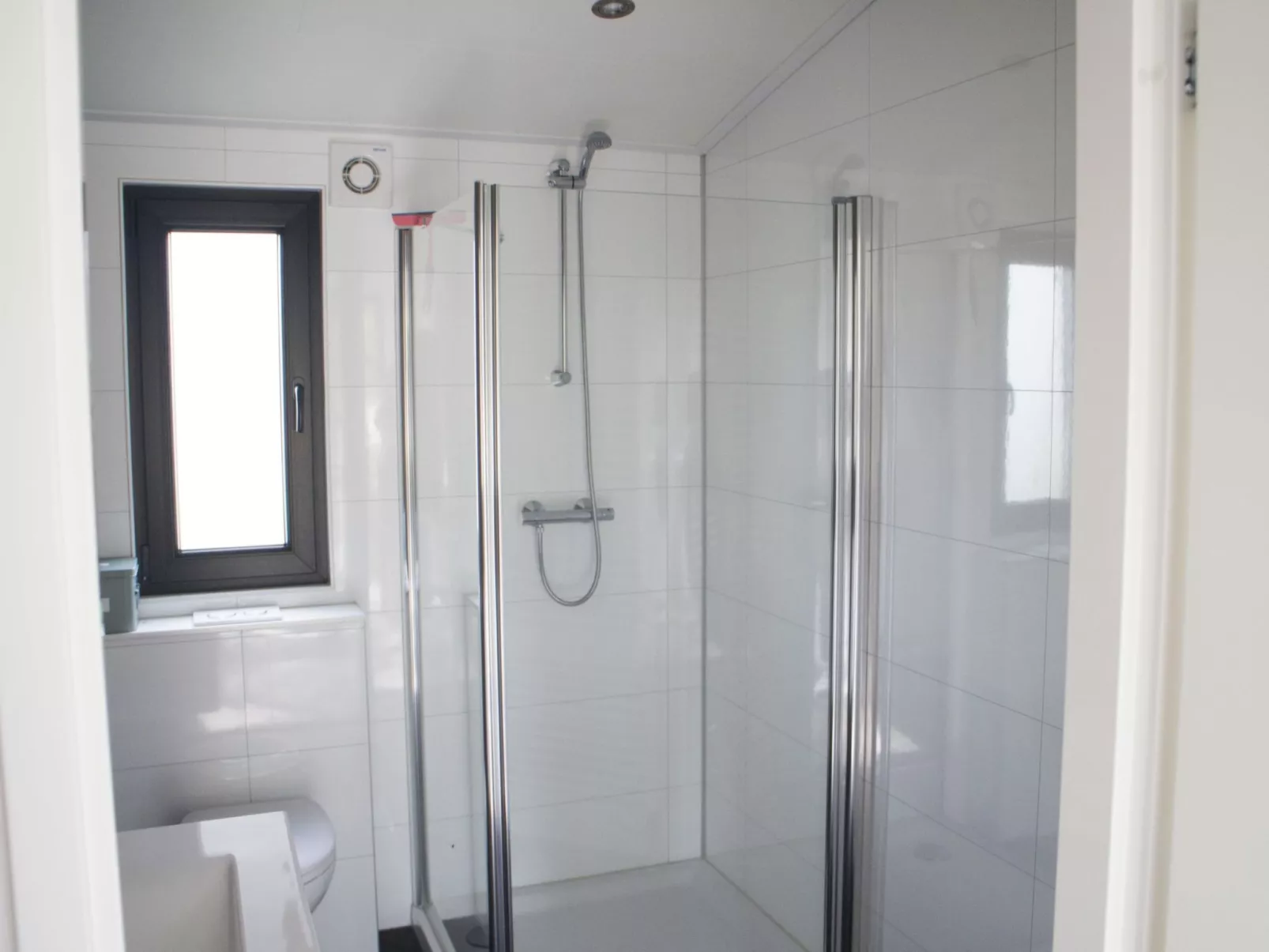 Pavilion Hottub 4-Inside