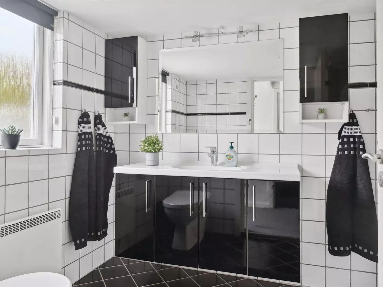 "Reidar" - 600m from the sea-Inside