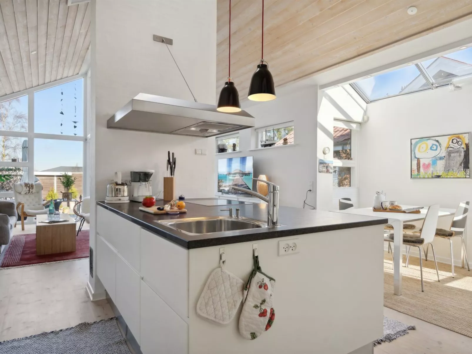 "Ovelil" - 100m from the sea-Inside