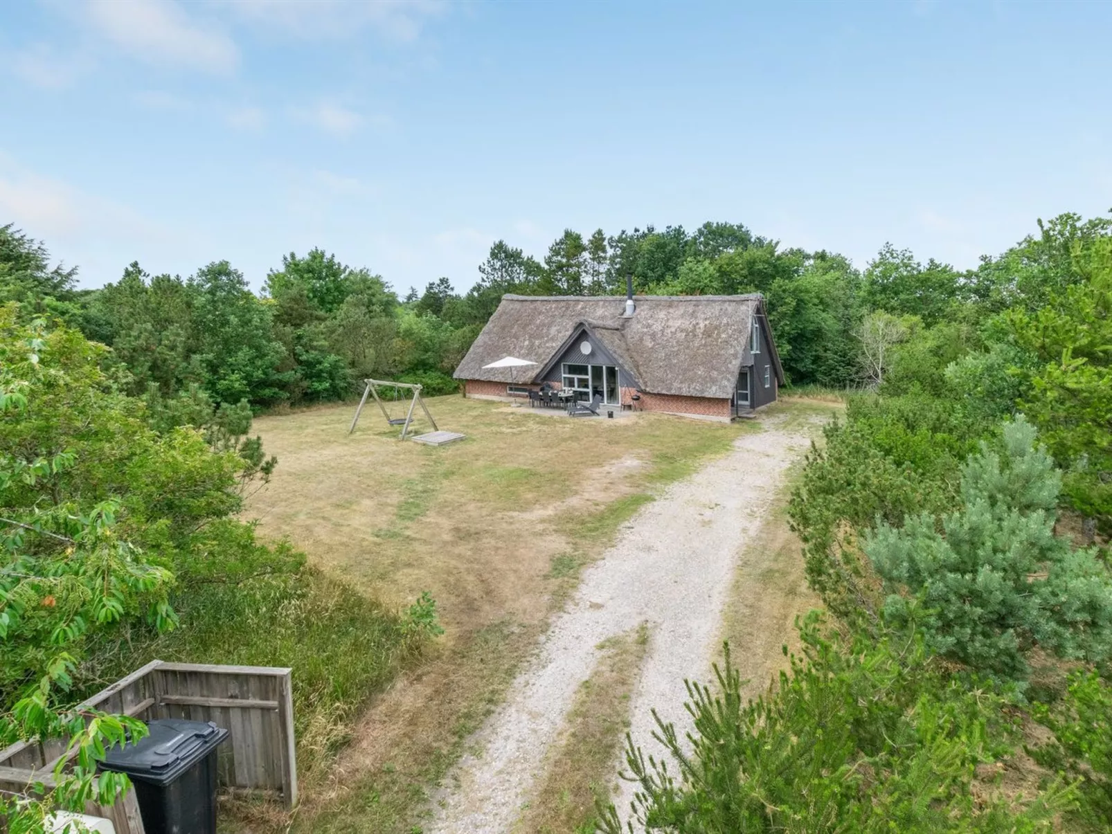 "Tabithe" - 2.2km from the sea-Outside