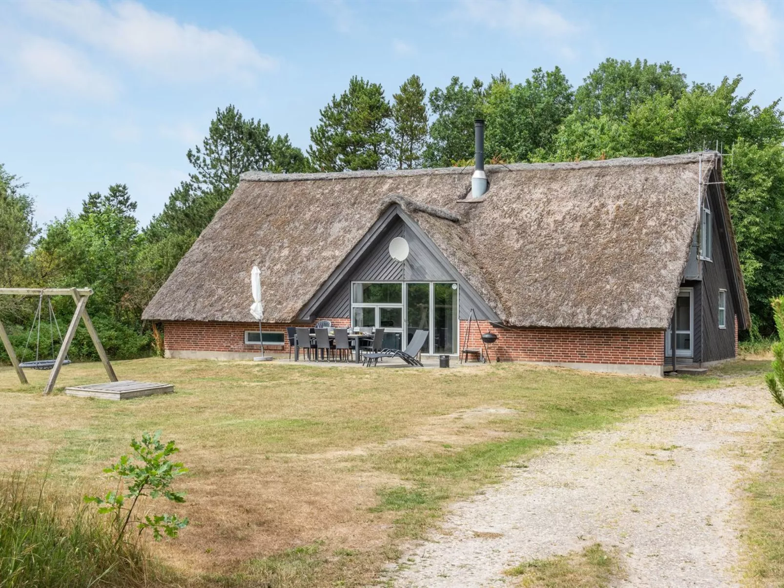 "Tabithe" - 2.2km from the sea-Outside