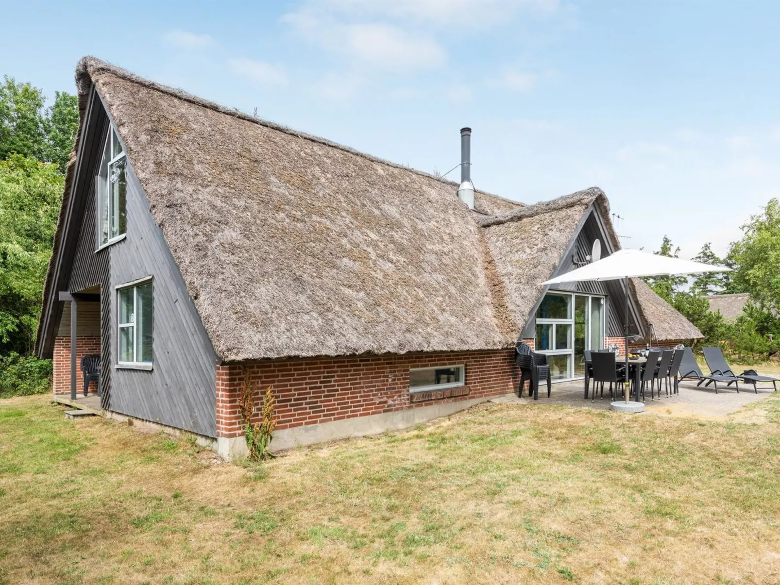 "Tabithe" - 2.2km from the sea-Outside
