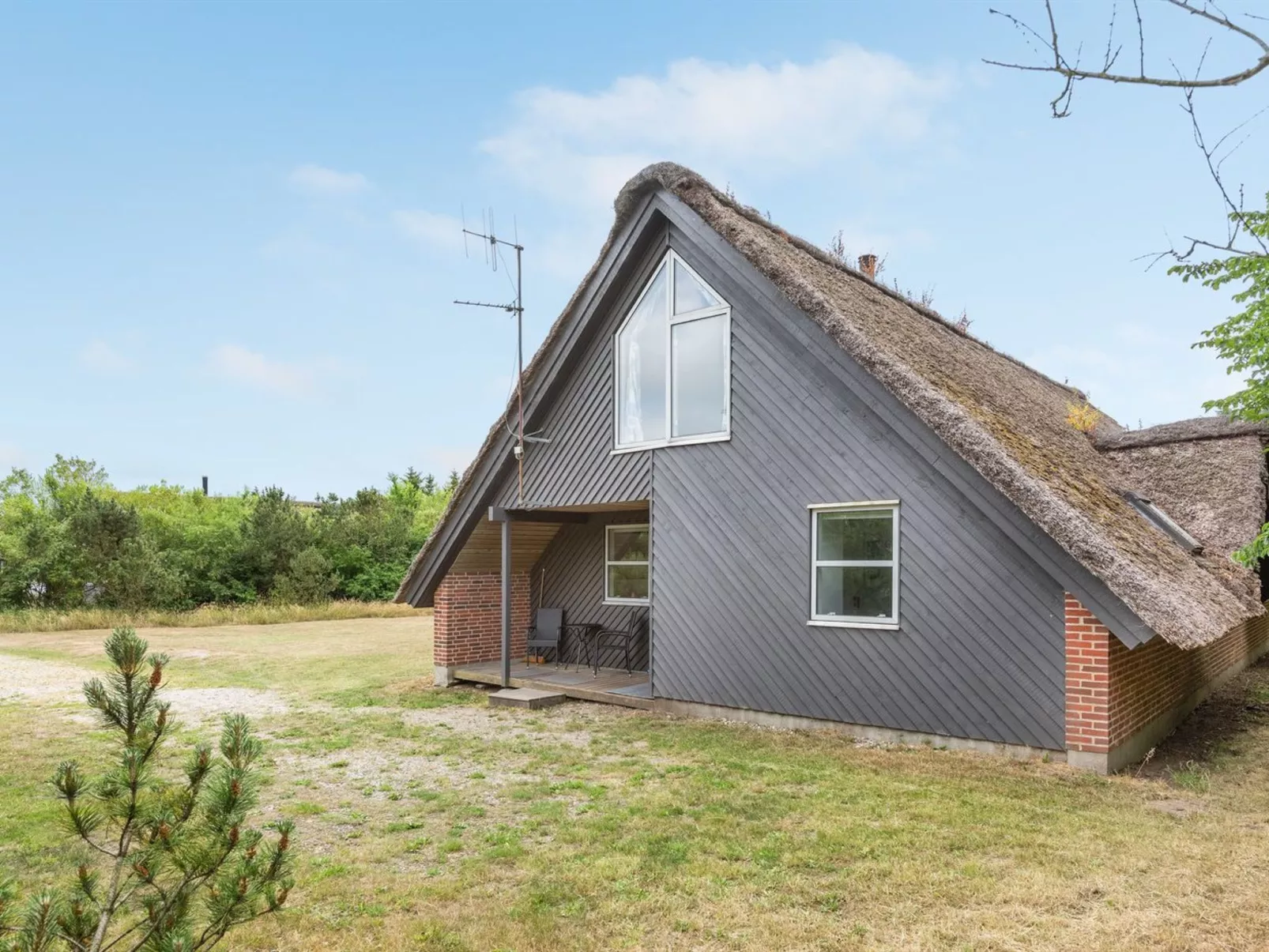 "Tabithe" - 2.2km from the sea-Outside