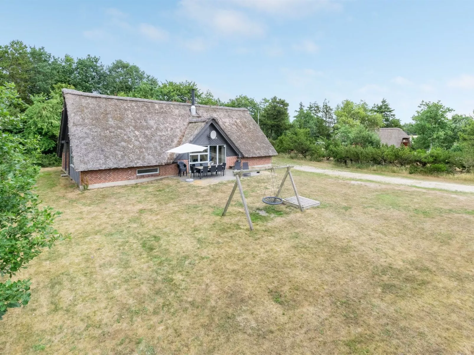 "Tabithe" - 2.2km from the sea-Outside