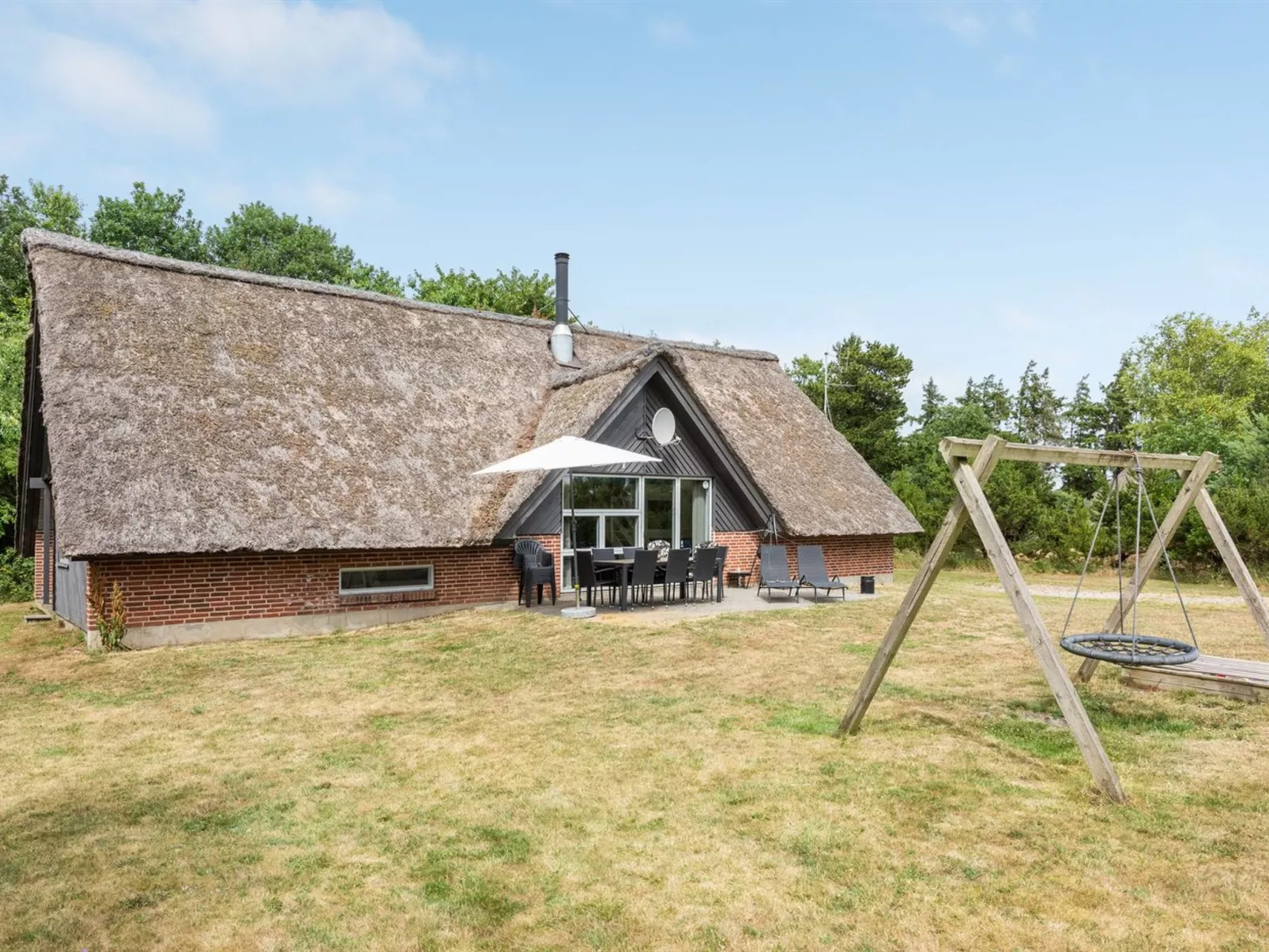 "Tabithe" - 2.2km from the sea-Outside