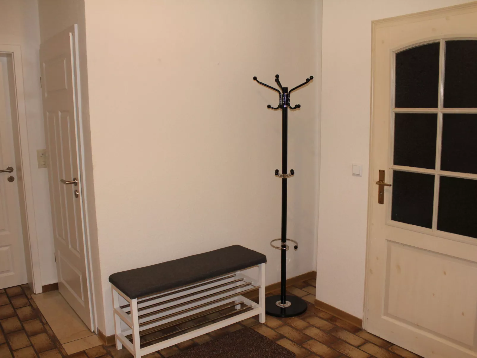 An der Schleuse-Inside