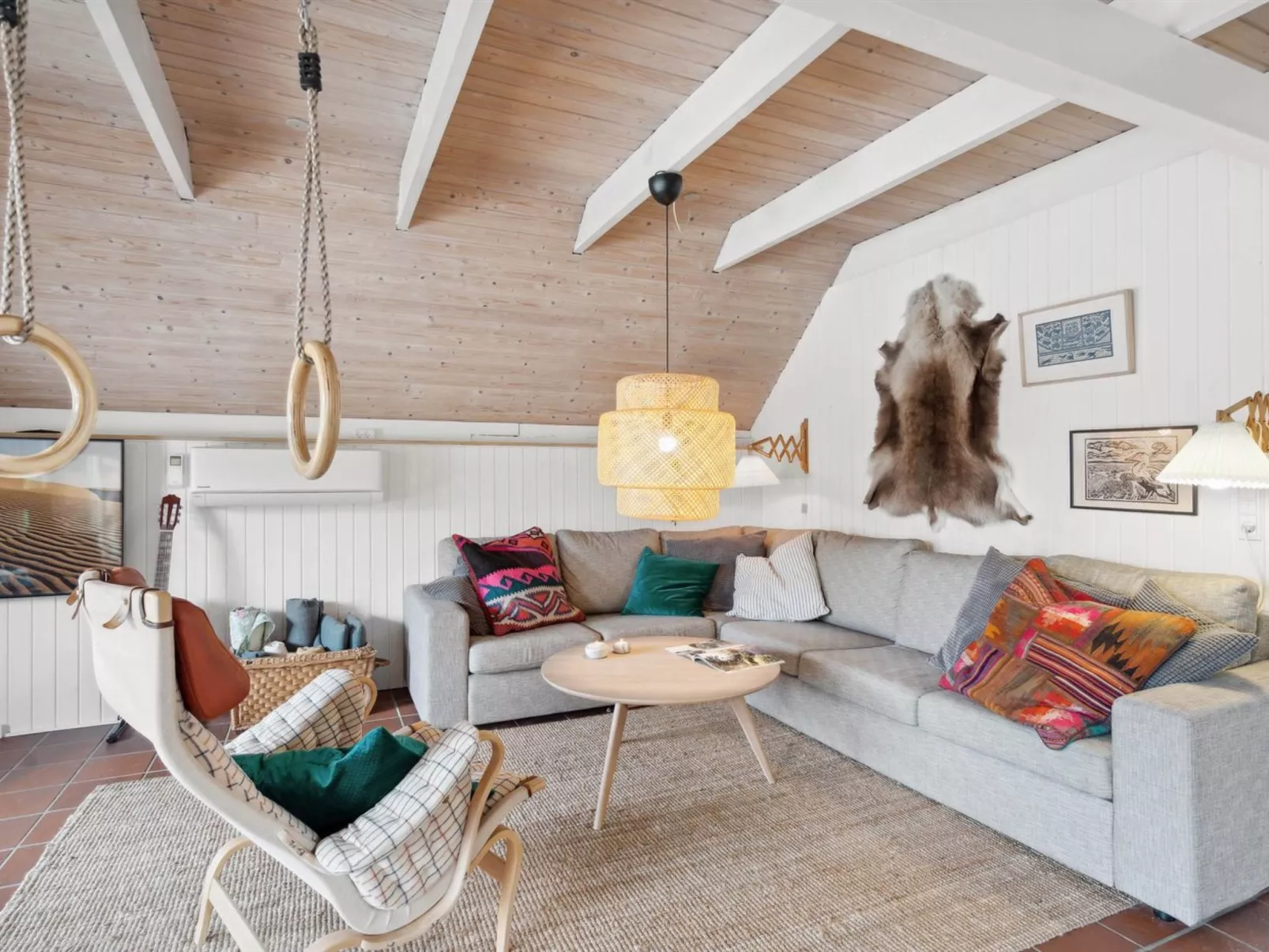 "Epiphania" - 700m from the sea-Inside