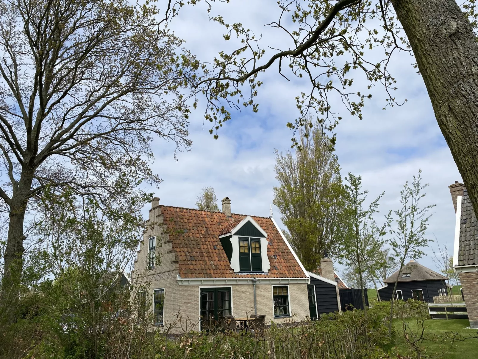 Wiringherlant-Outside