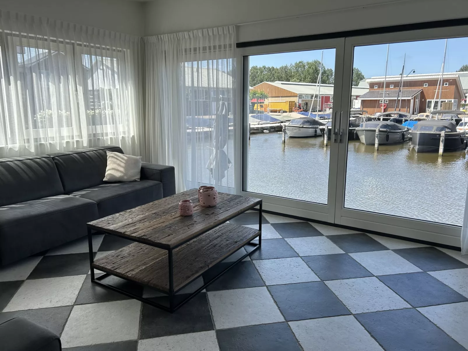 De Woude-Inside
