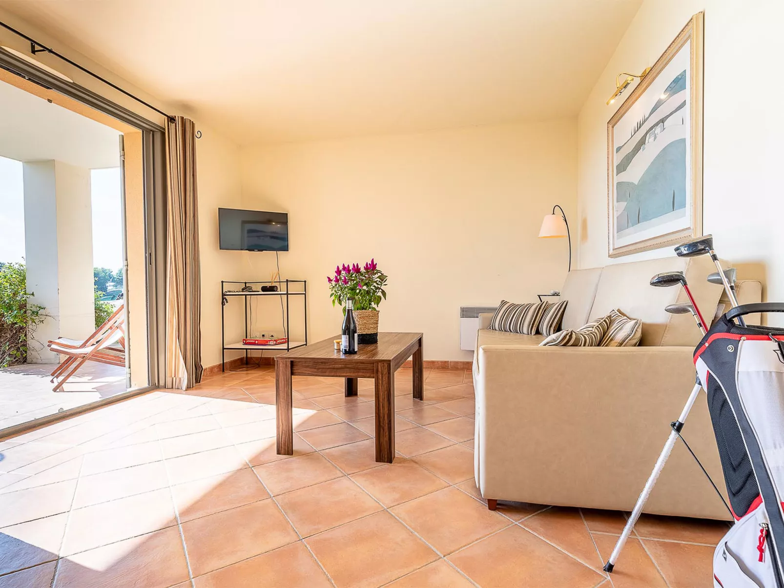Provence Country Club-Dedans