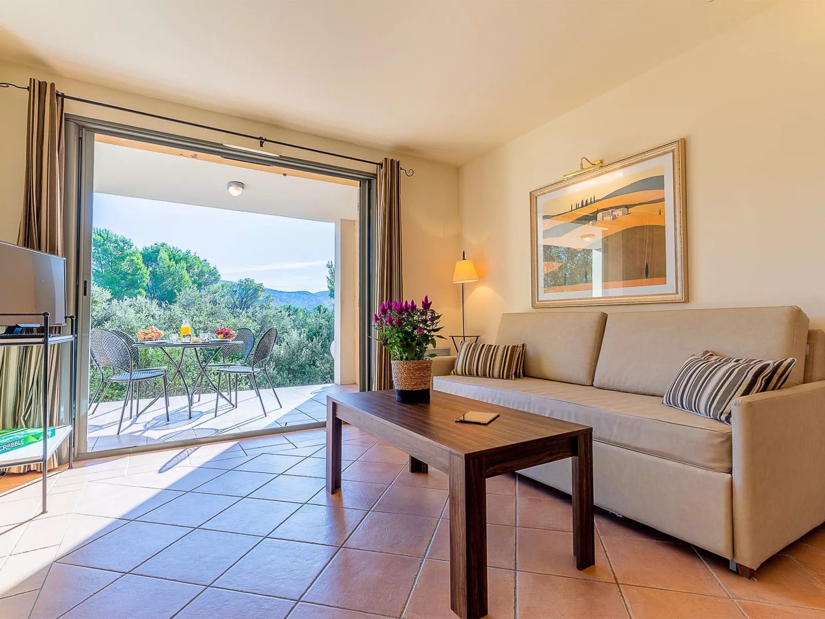 Provence Country Club-Dedans