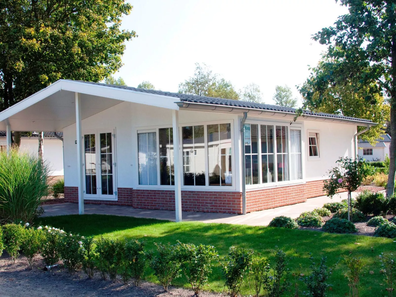 Veranda 4-Outside