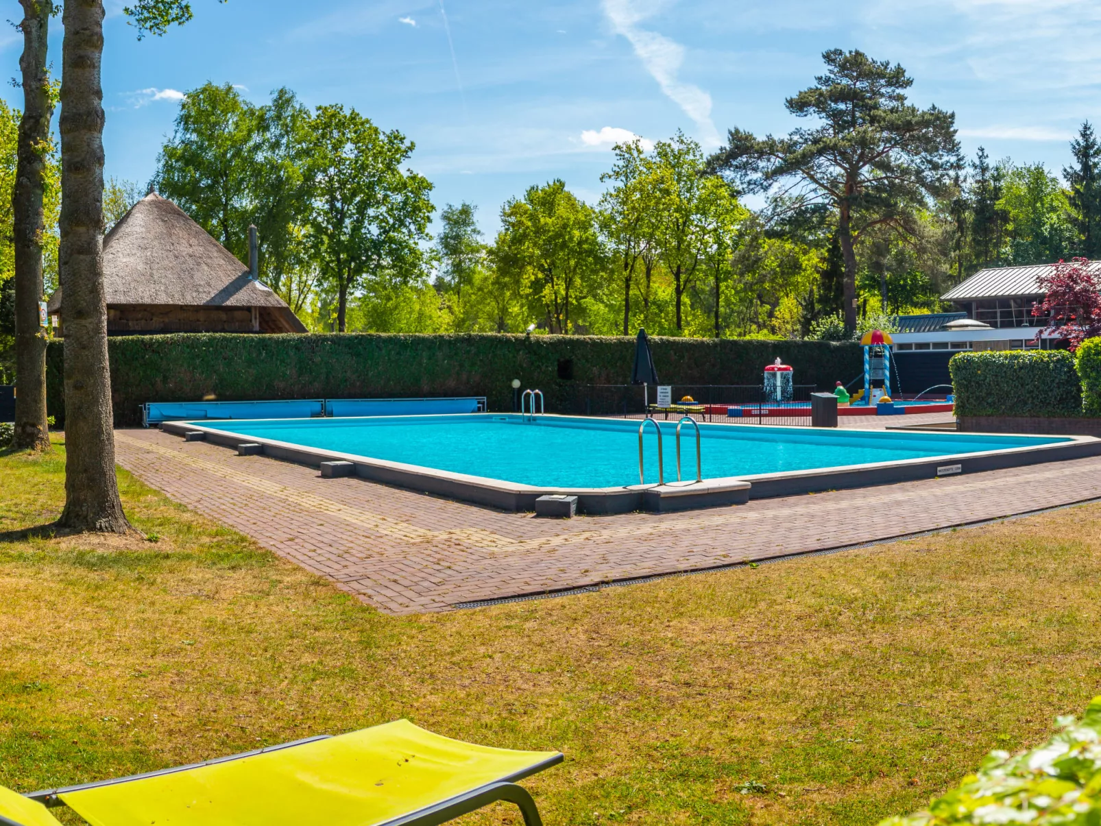Velthorst 4-Area