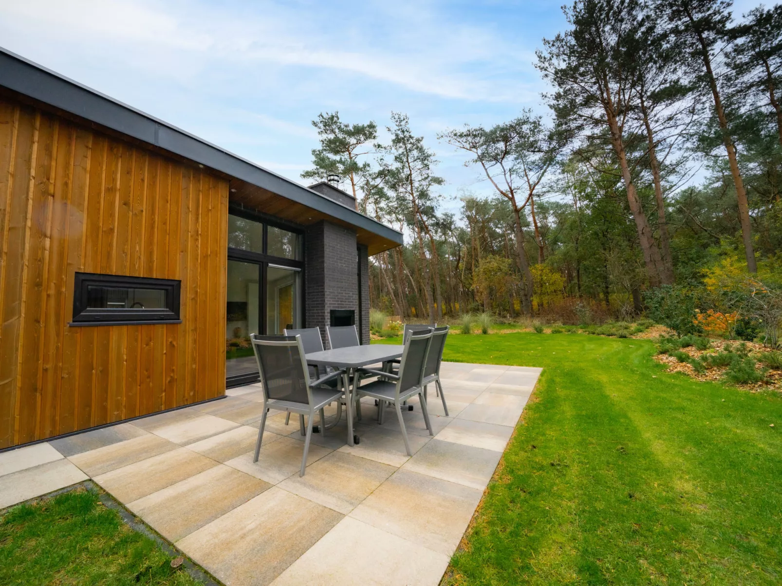 Pavilion 4-Outside