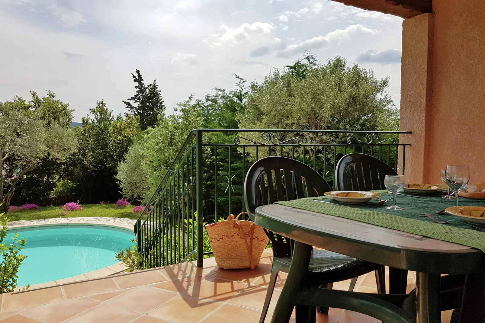 L'Oliveraie-Terrace balcony