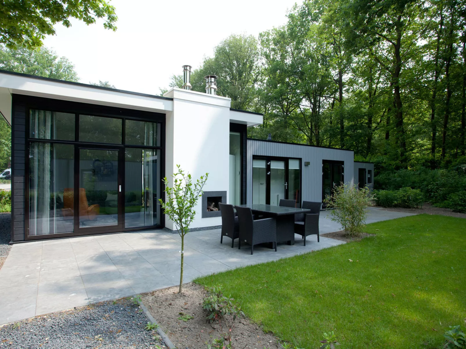 Cube Exclusif 4-Outside