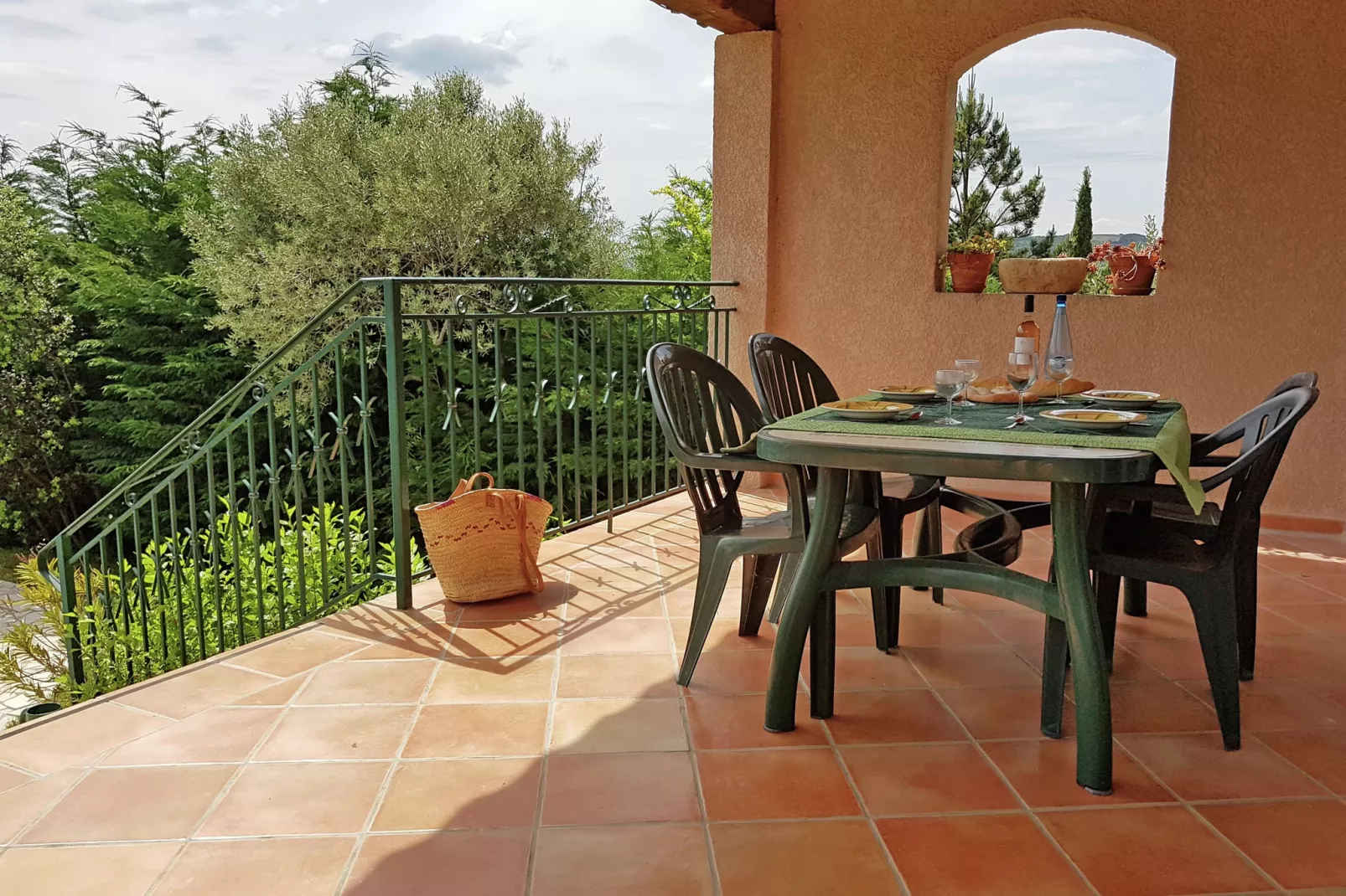 L'Oliveraie-Terrace balcony