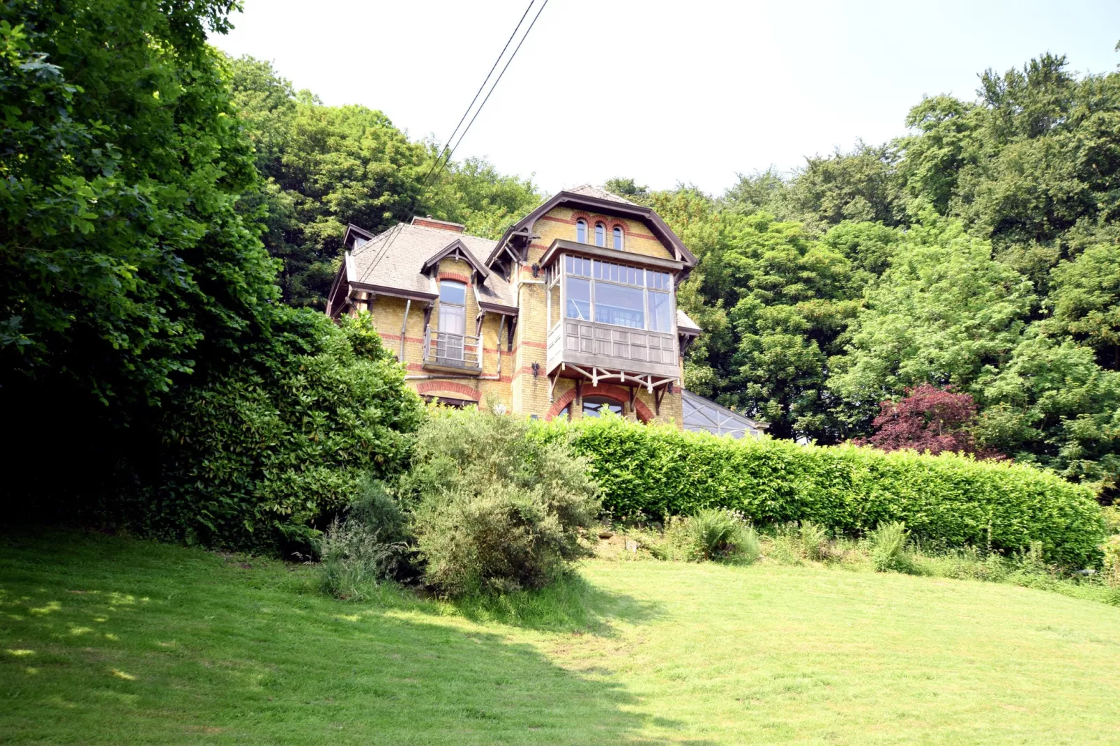 Lumen 7-Exterior summer