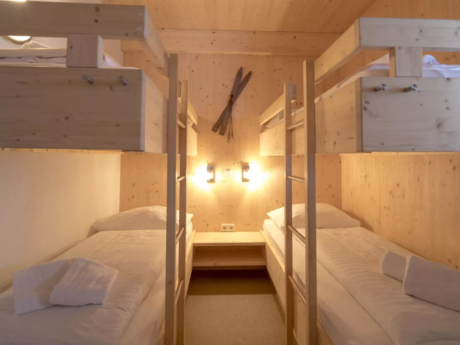 #5 mit IR-Sauna&Sprudelbad innen-Inside