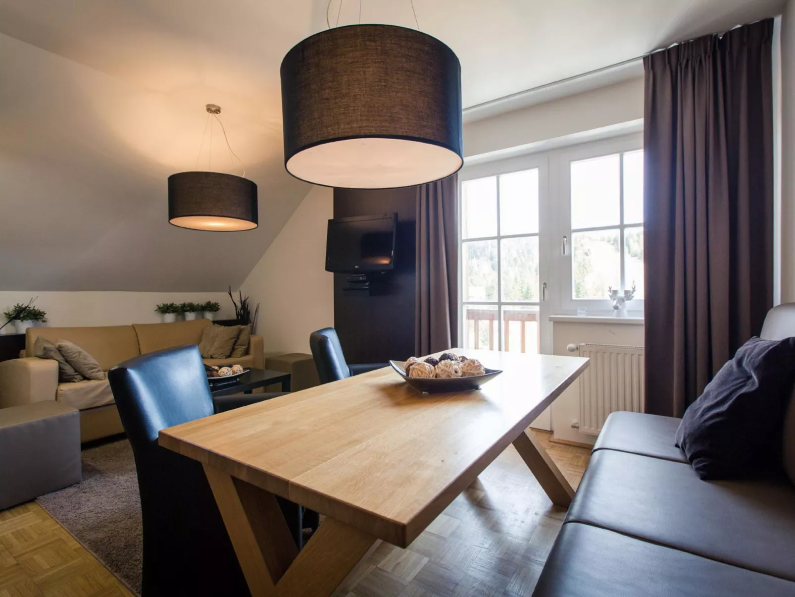 #14 mit Balkon-Inside