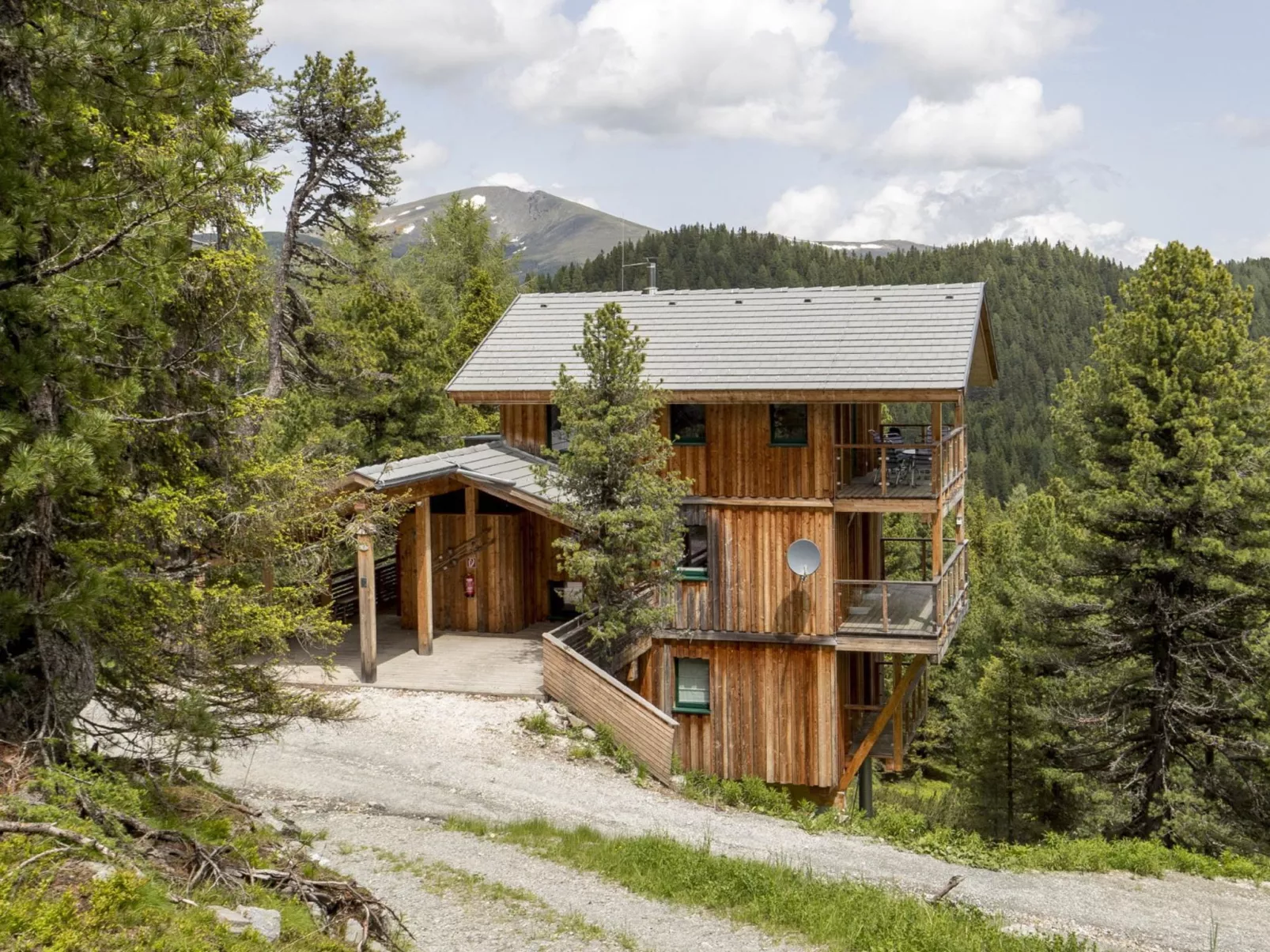 # 6 mit IR-Sauna und Sprudelwanne Innen-Outside