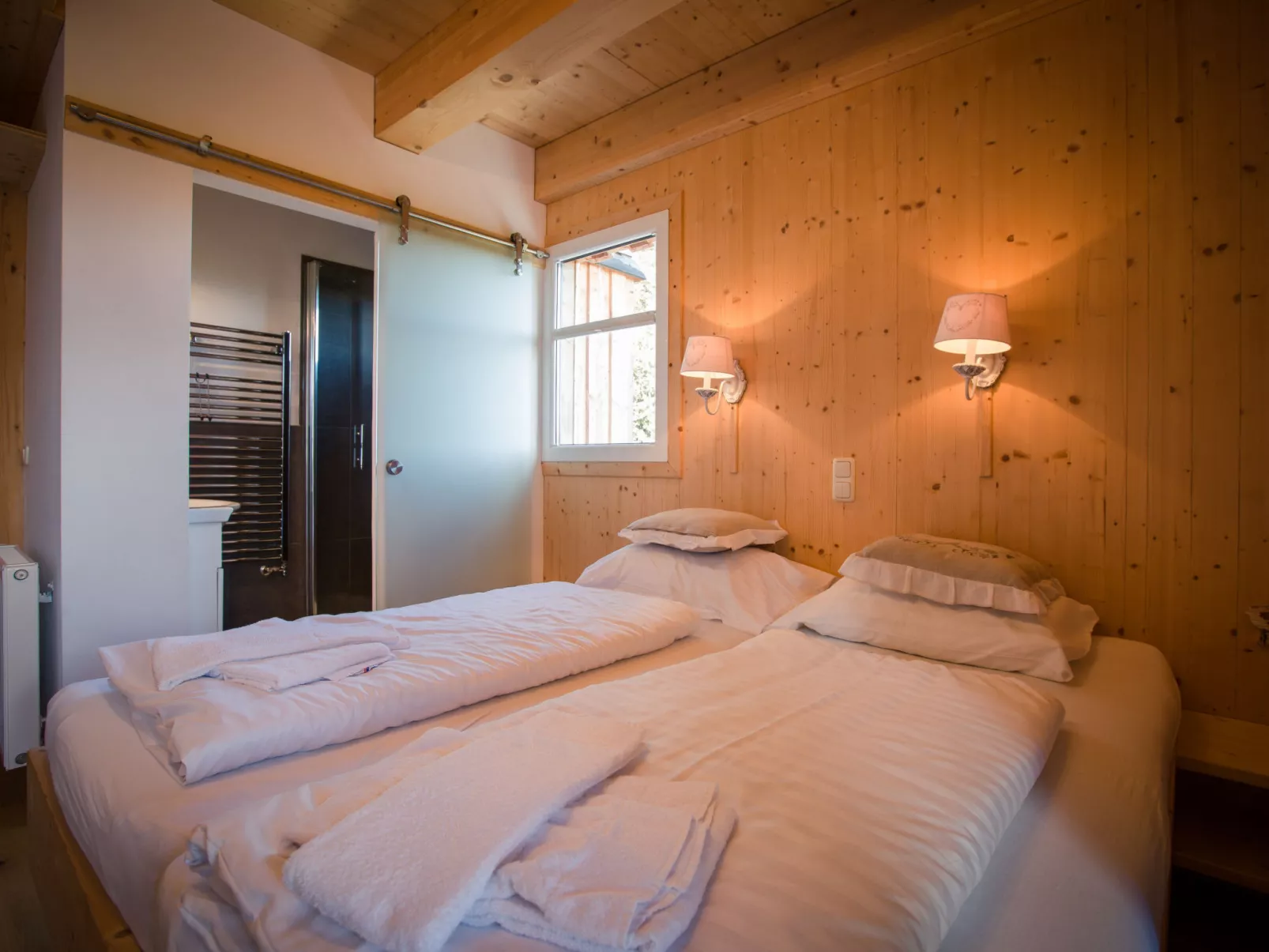 # 6 mit IR-Sauna und Sprudelwanne Innen-Inside