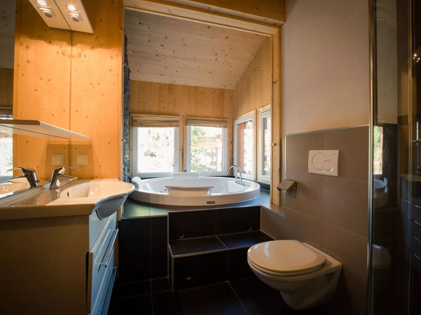 #10 mit Sauna und Sprudelbad Innen-Inside