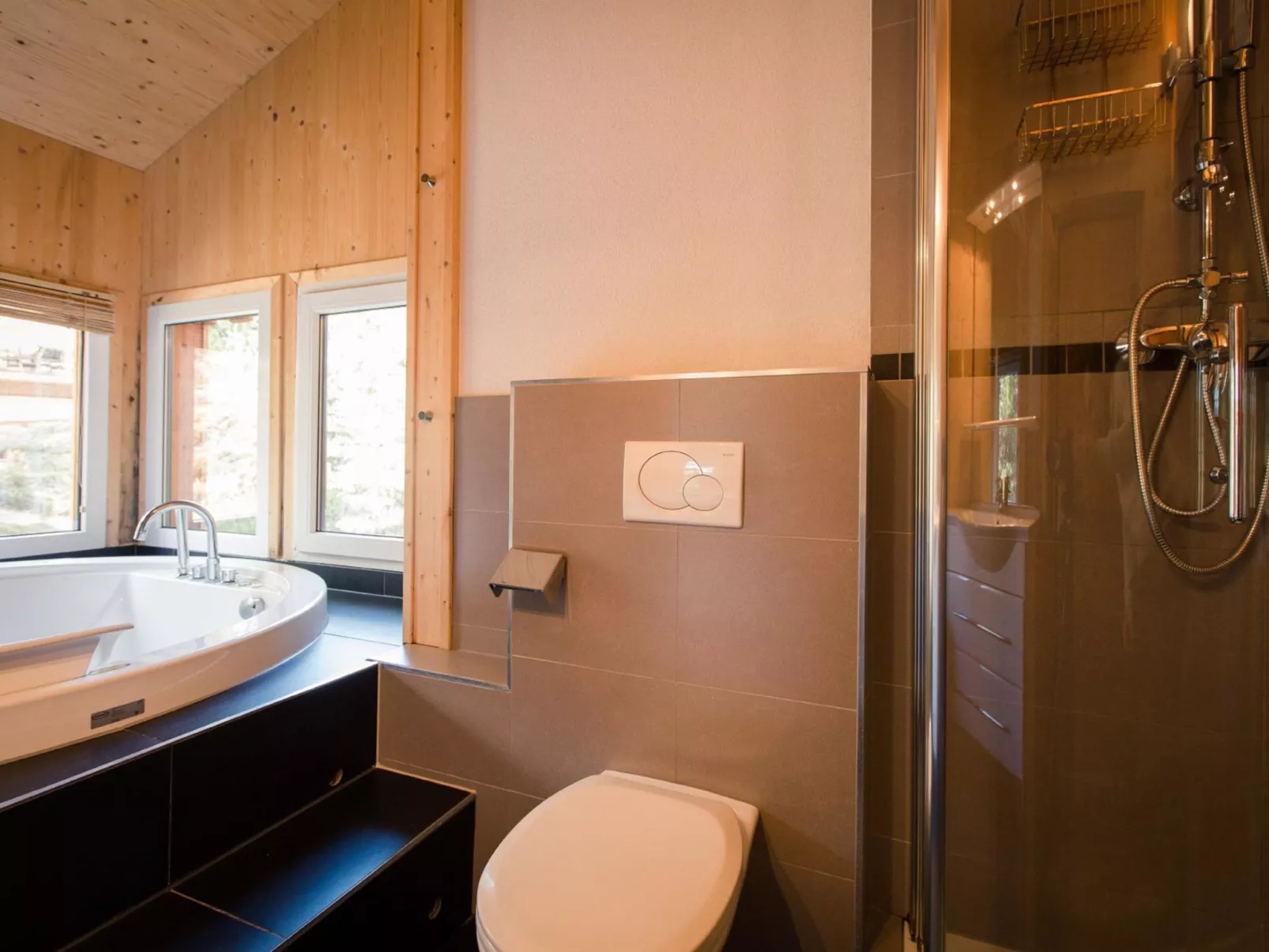 #10 mit Sauna und Sprudelbad Innen-Inside