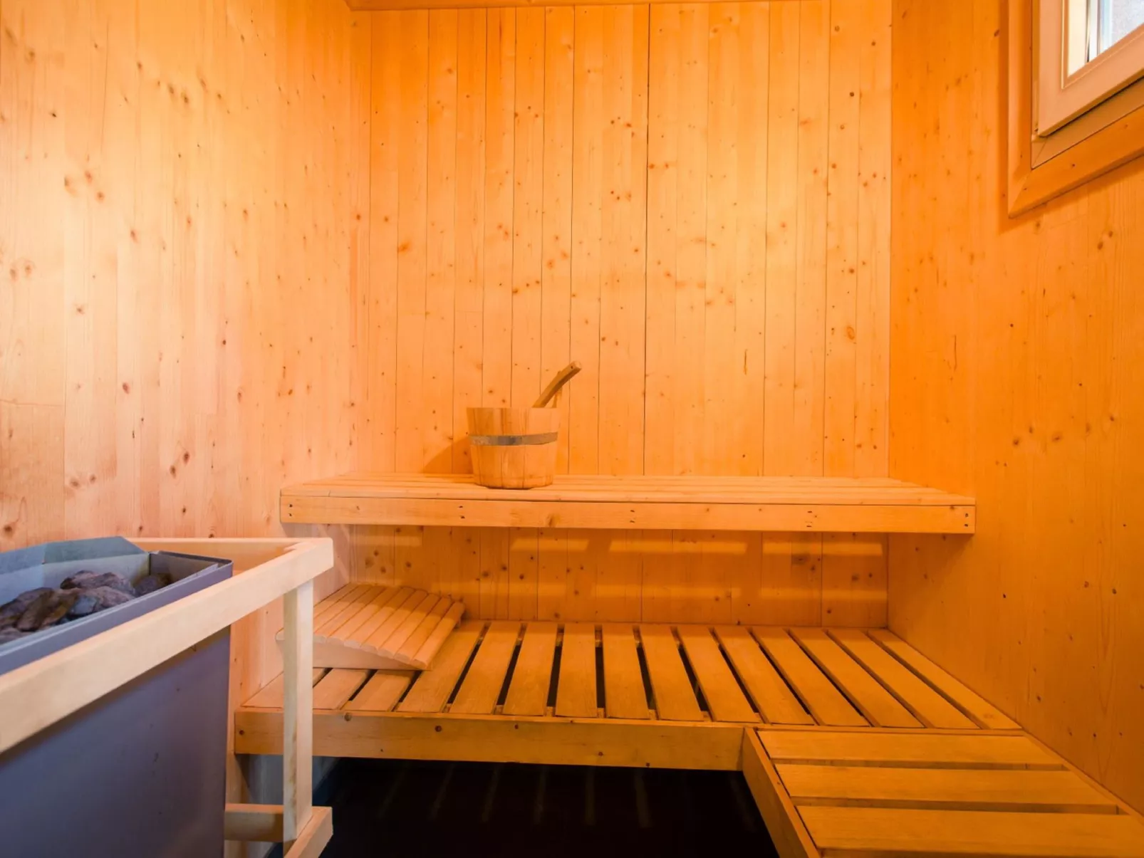 #10 mit Sauna und Sprudelbad Innen-Inside