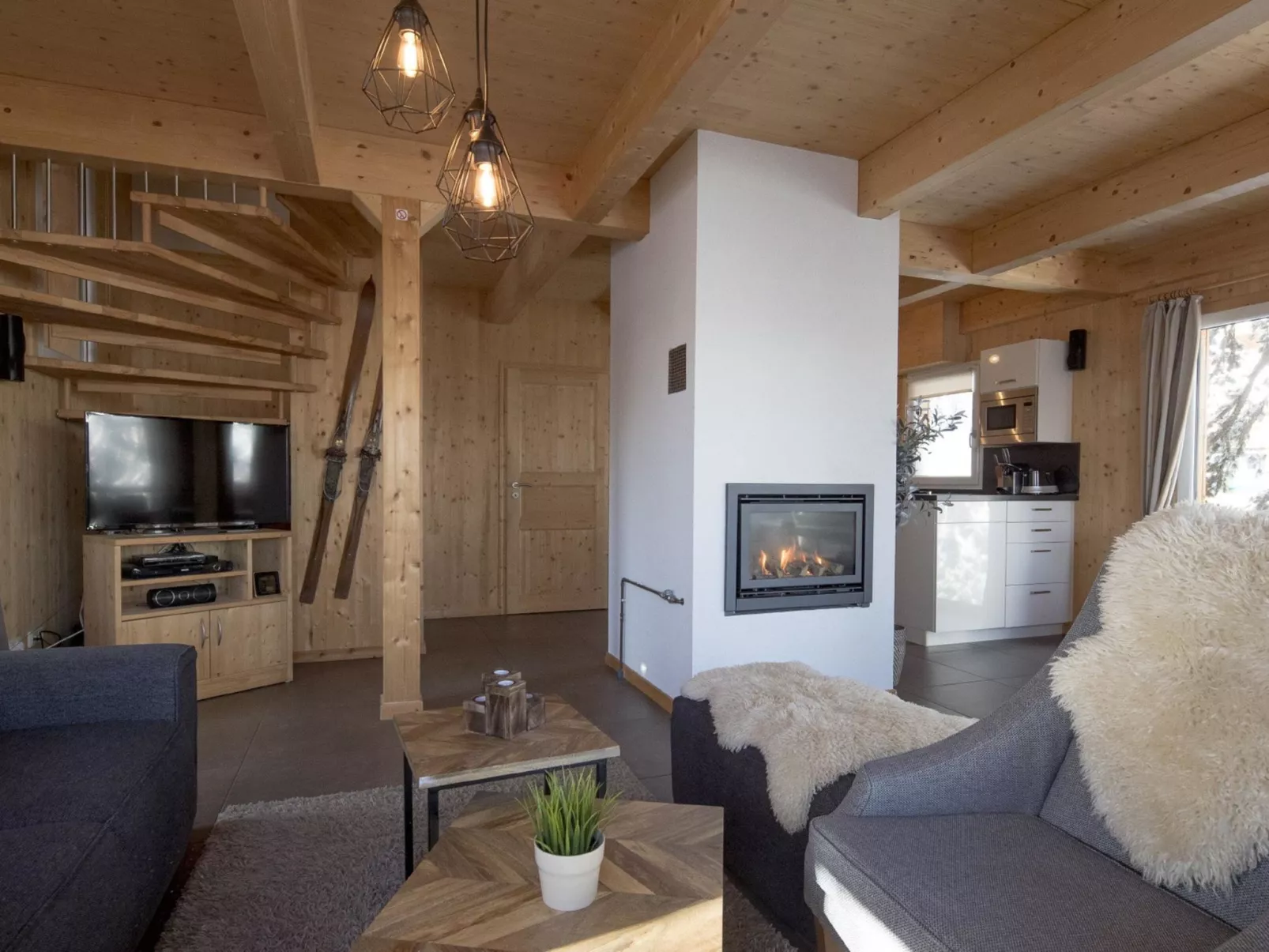 #11 mit IR-Sauna & Sprudelwanne Innen-Inside