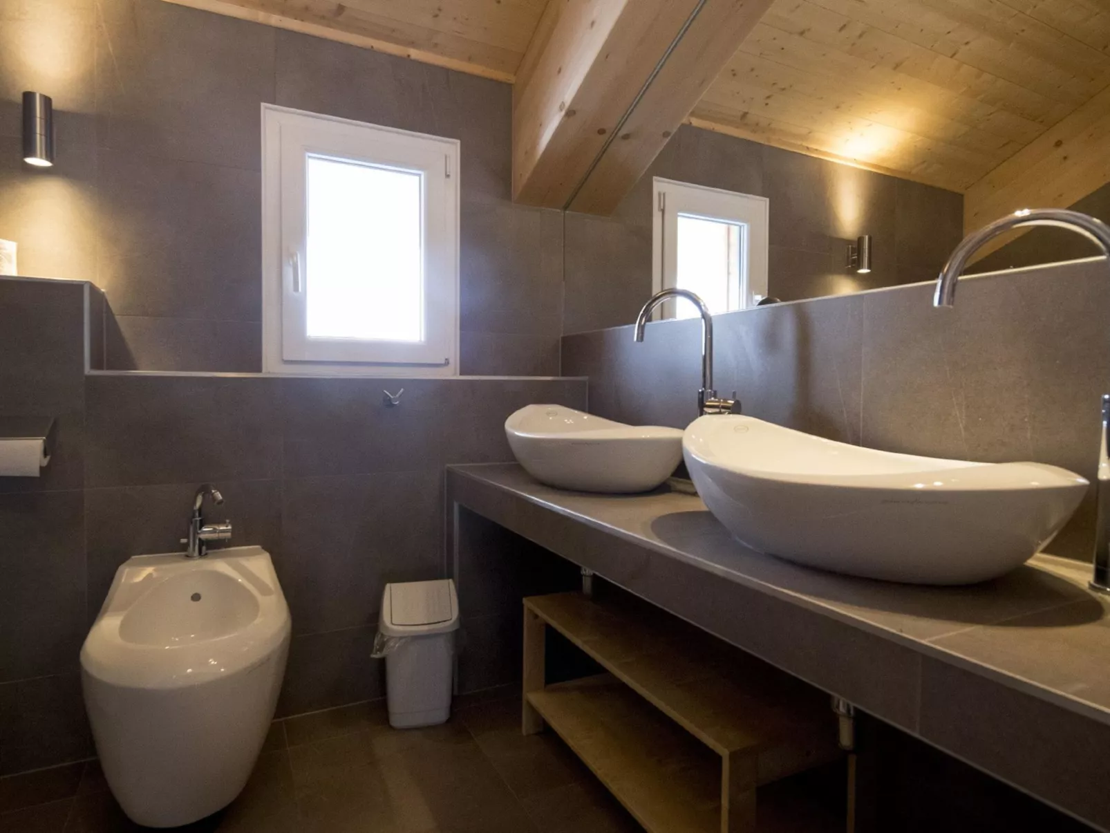 #13 mit IR-Sauna & Sprudelwanne innen-Drinnen