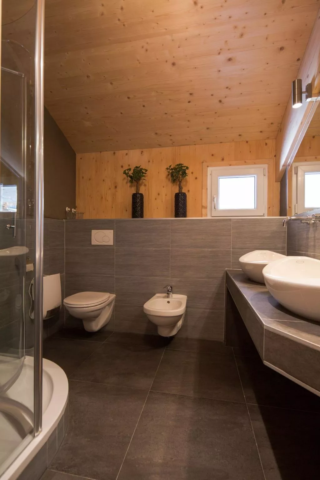 #16 mit IR-Sauna&Sprudelbad innen-Inside
