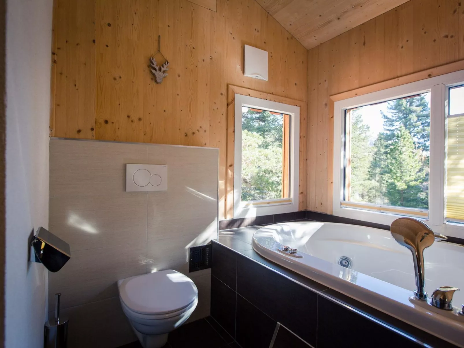 # 20 mit IR-Sauna & Sprudelwanne innen-Inside