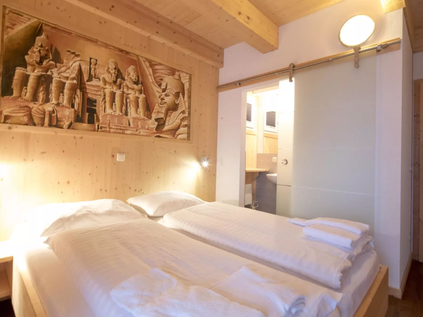 #24 mit IR-Sauna & Sprudelwanne Innen-Inside