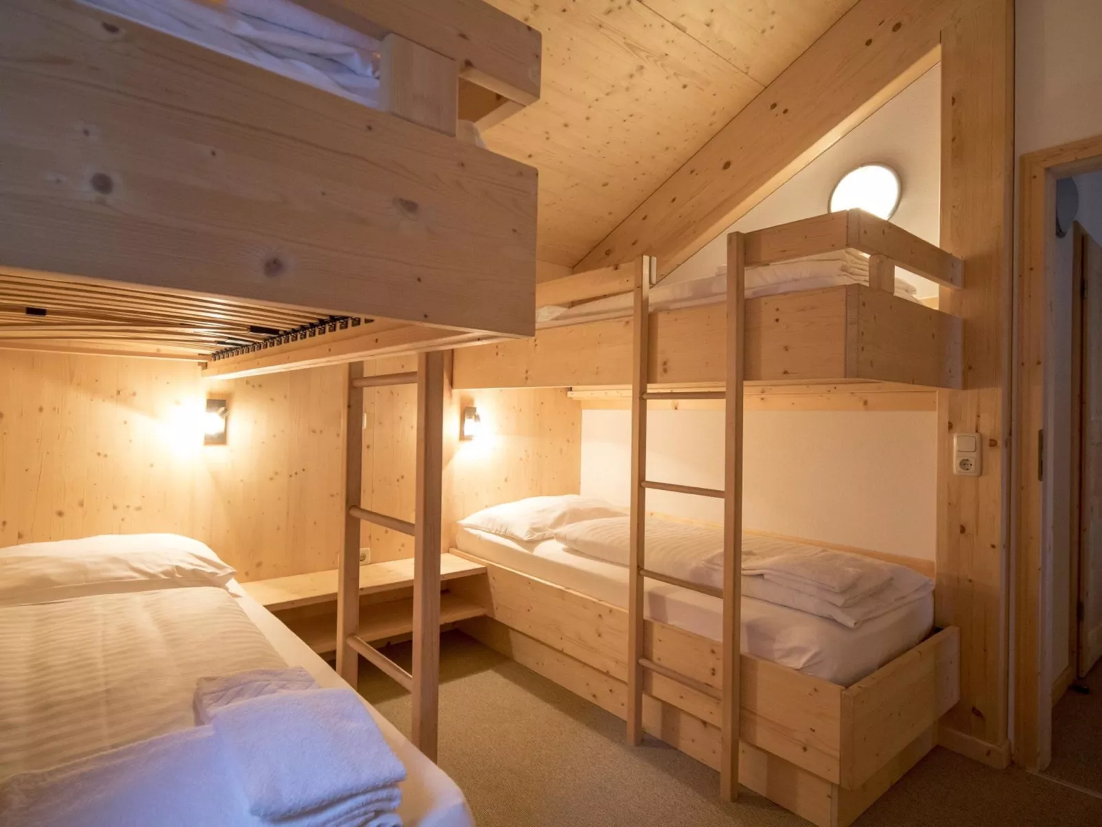 # 25 mit Sauna und Sprudelbad innen-Inside
