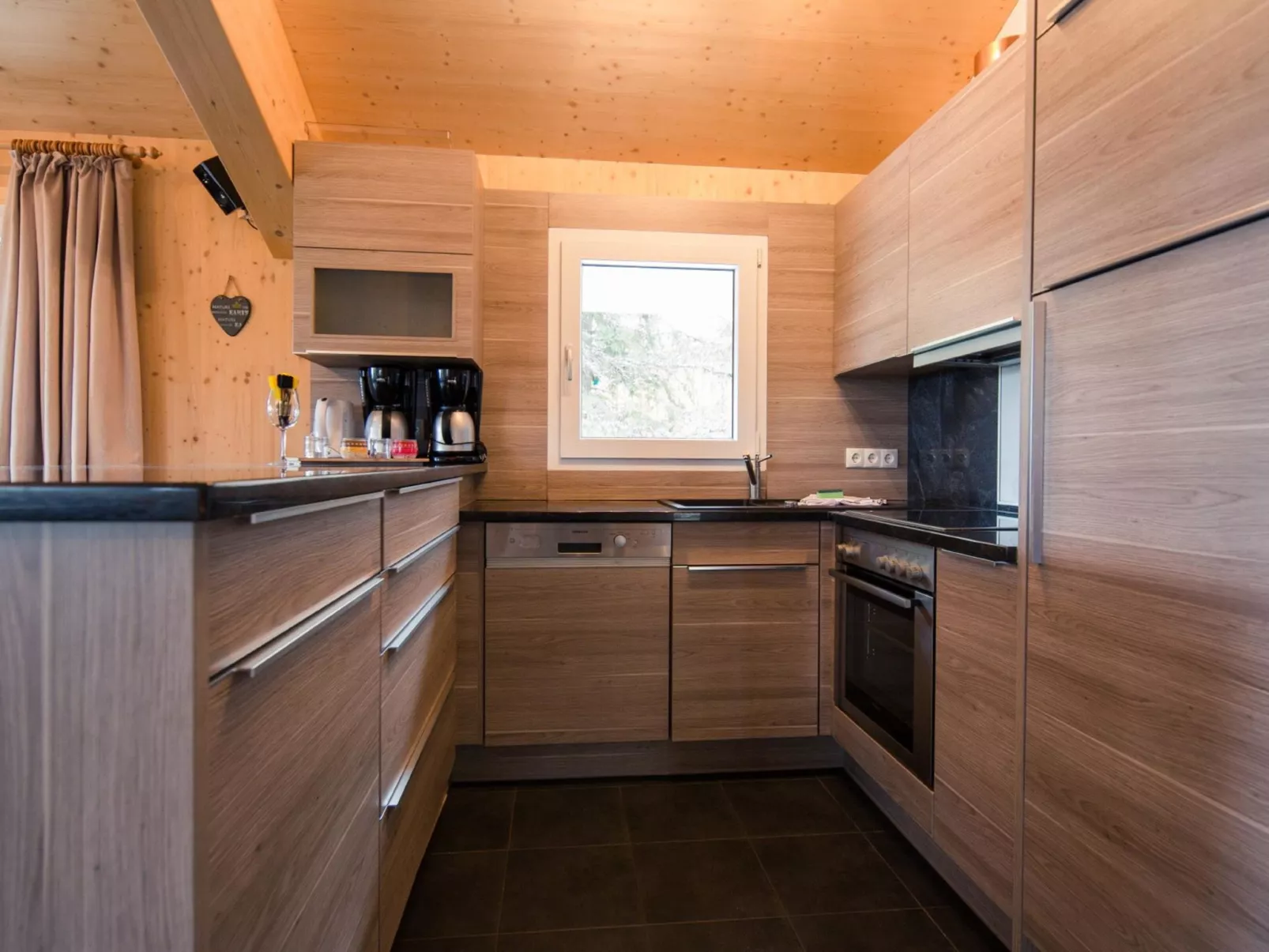 #27 mit IR-Sauna und Sprudelbad Innen-Inside