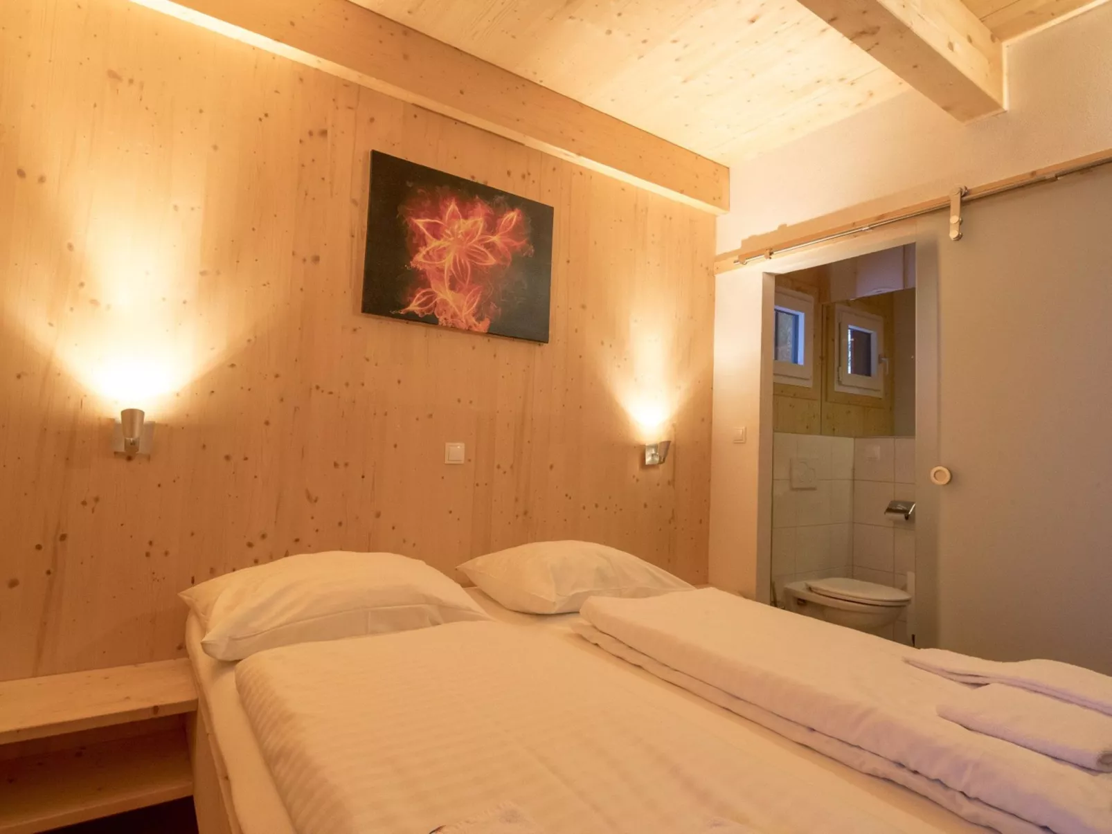 #27 mit IR-Sauna und Sprudelbad Innen-Inside