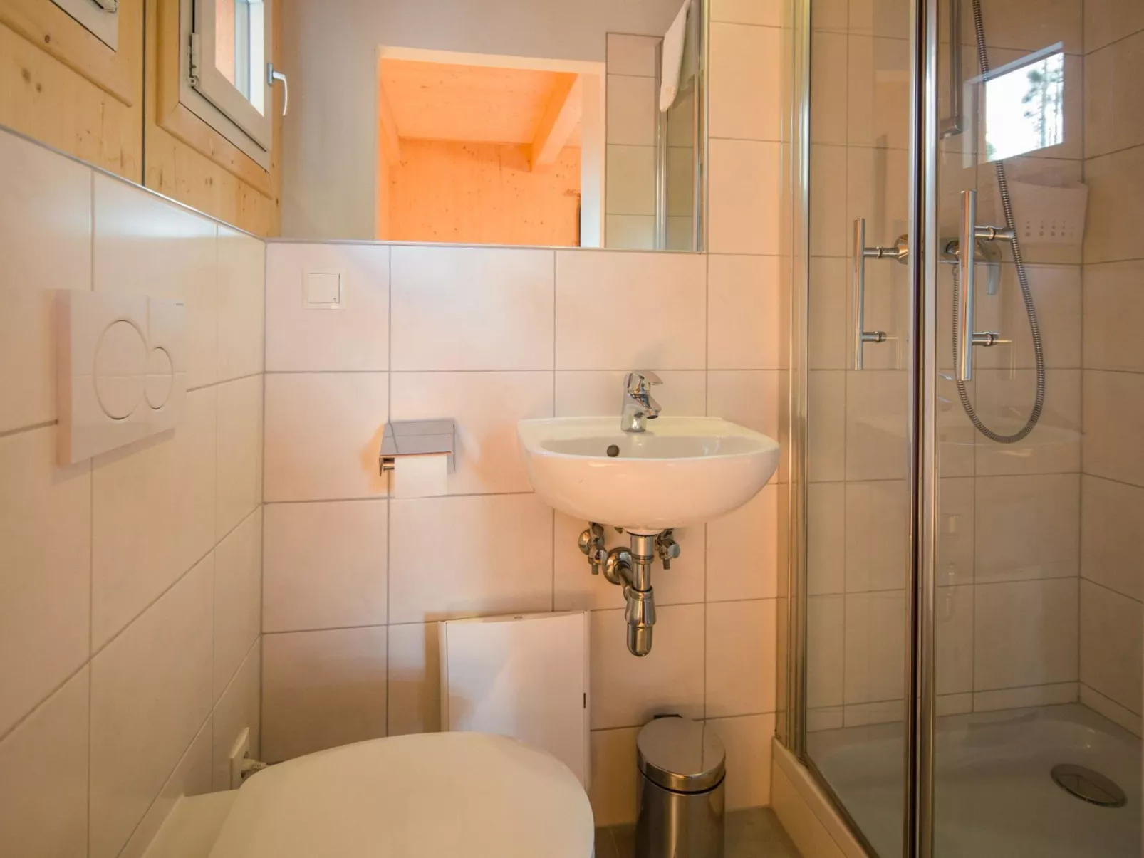 #27 mit IR-Sauna und Sprudelbad Innen-Inside