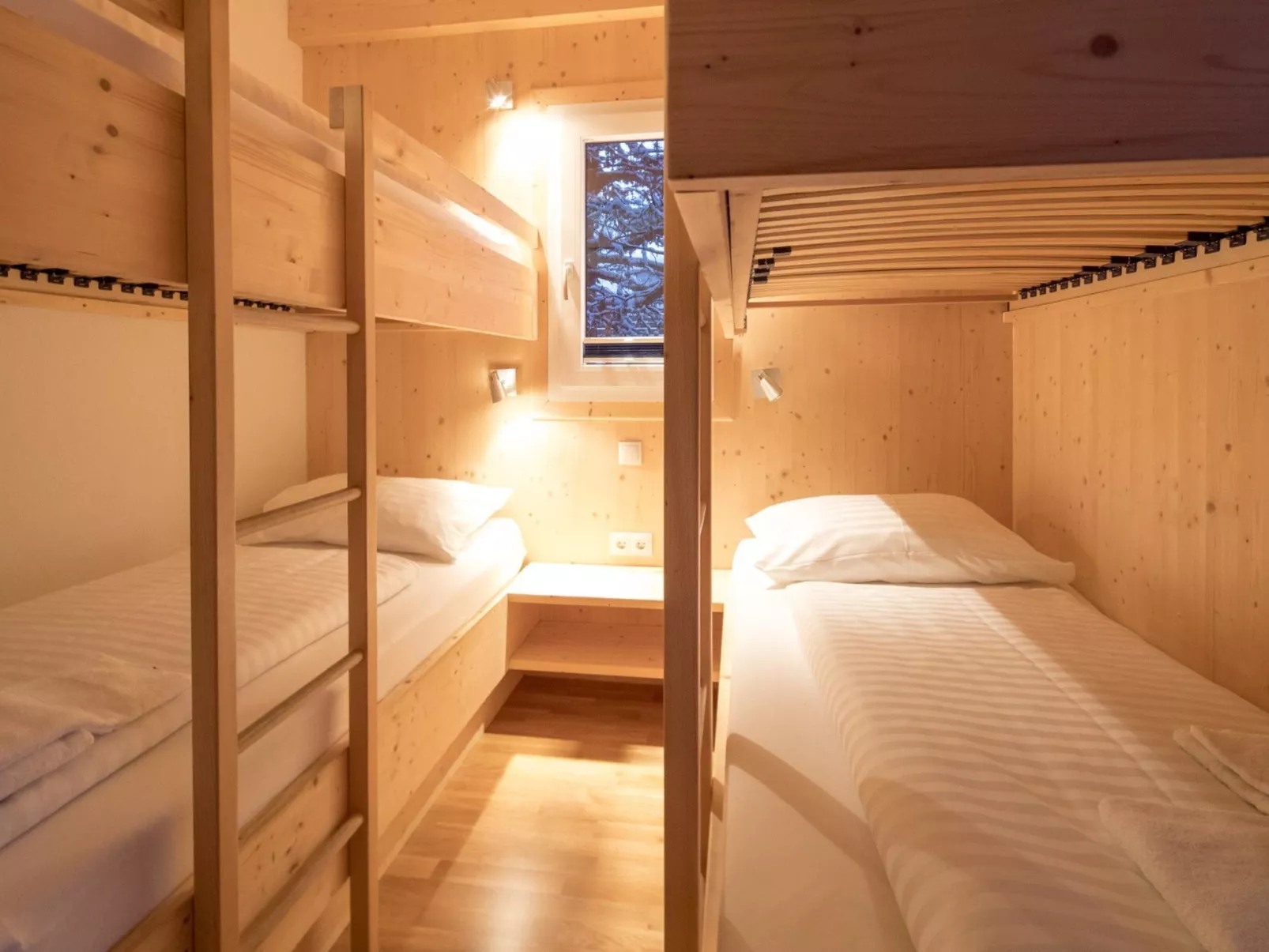 #27 mit IR-Sauna und Sprudelbad Innen-Inside