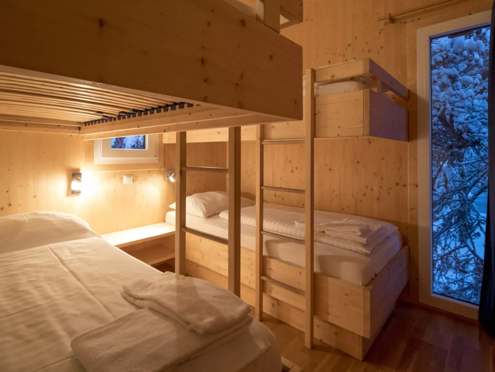 #27 mit IR-Sauna und Sprudelbad Innen-Inside