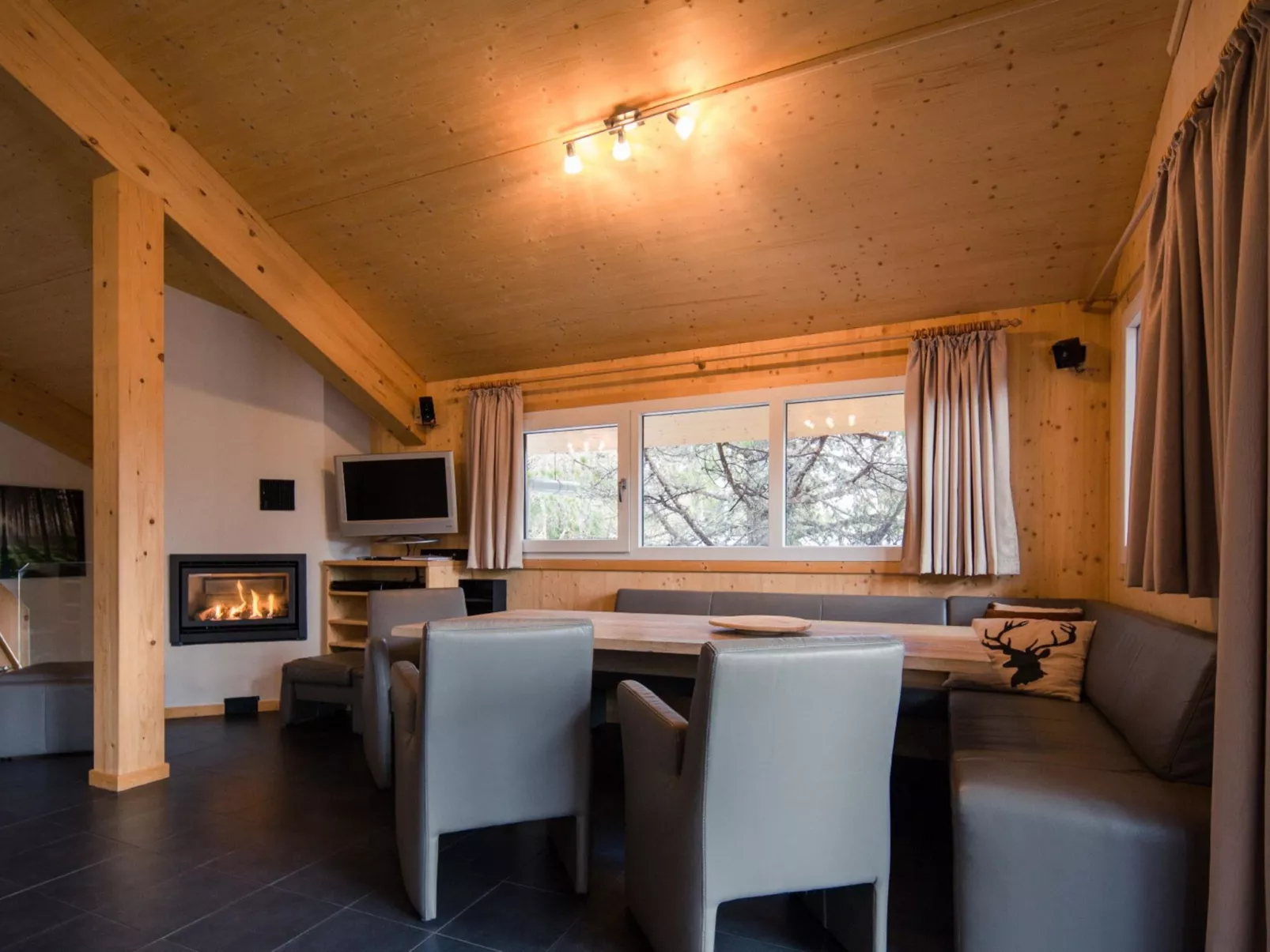 #27 mit IR-Sauna und Sprudelbad Innen-Inside