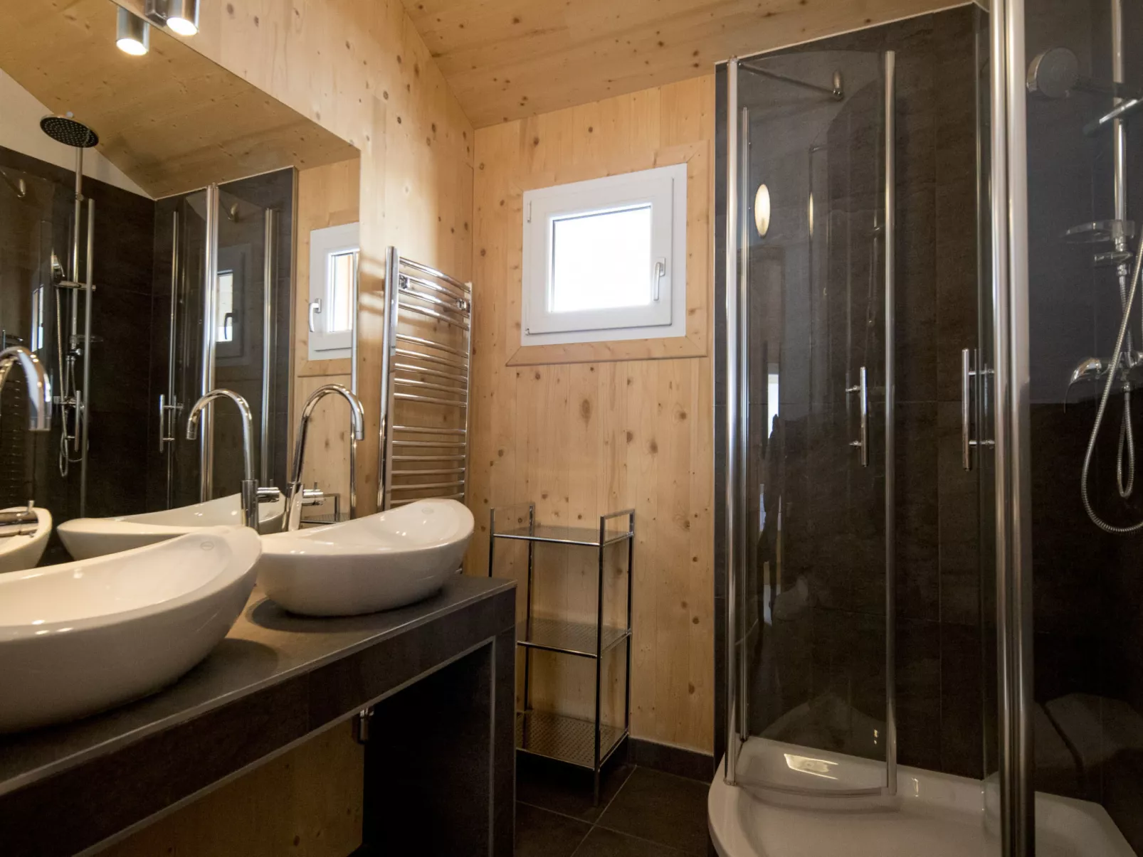 #36 mit Sauna und Sprudelbad Innen-Inside