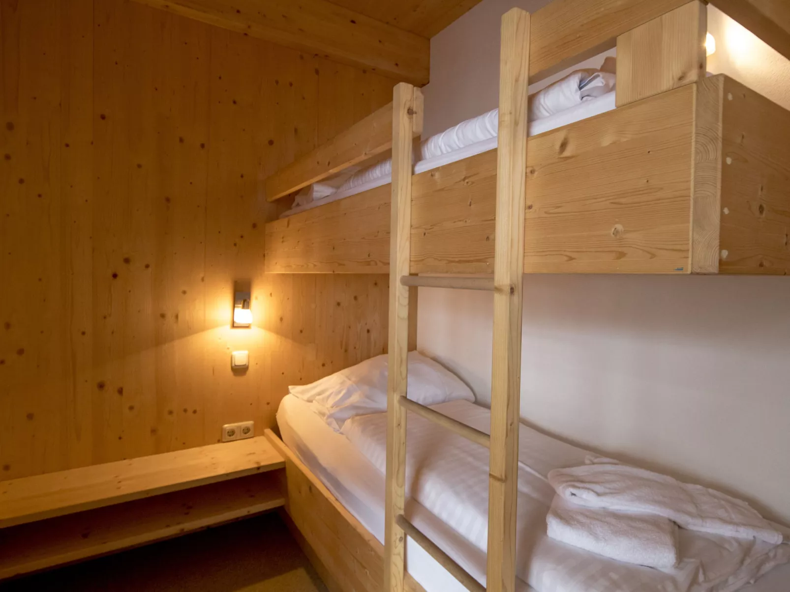 #36 mit Sauna und Sprudelbad Innen-Inside