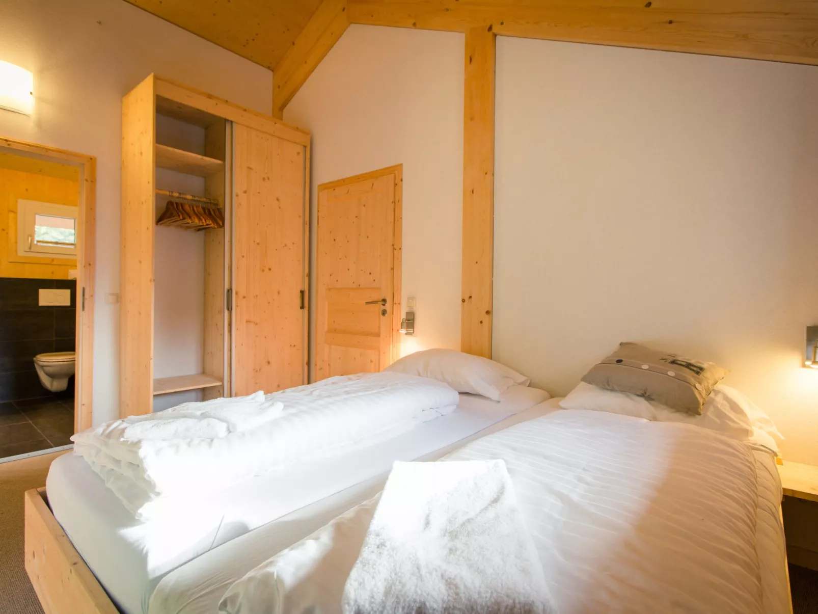 #37 mit IR-Sauna und Sprudelbad Innen-Inside