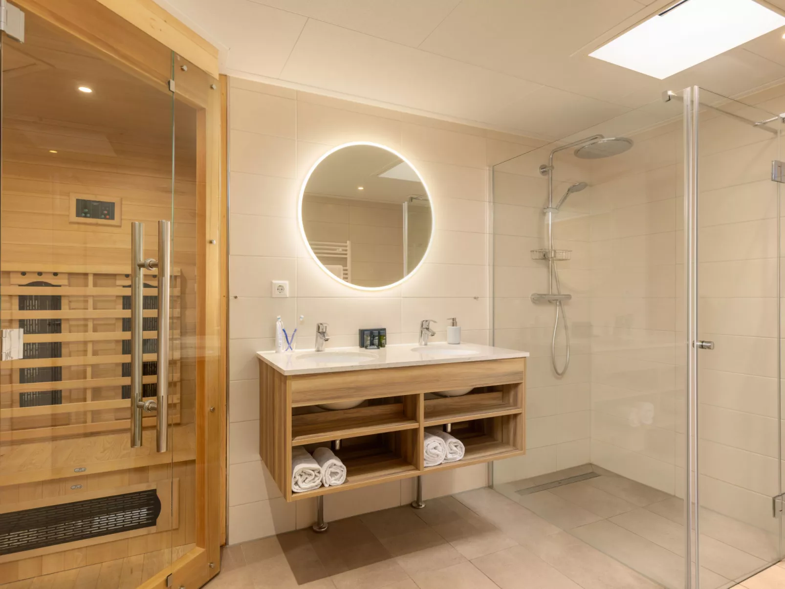 VIP Cottage-Inside