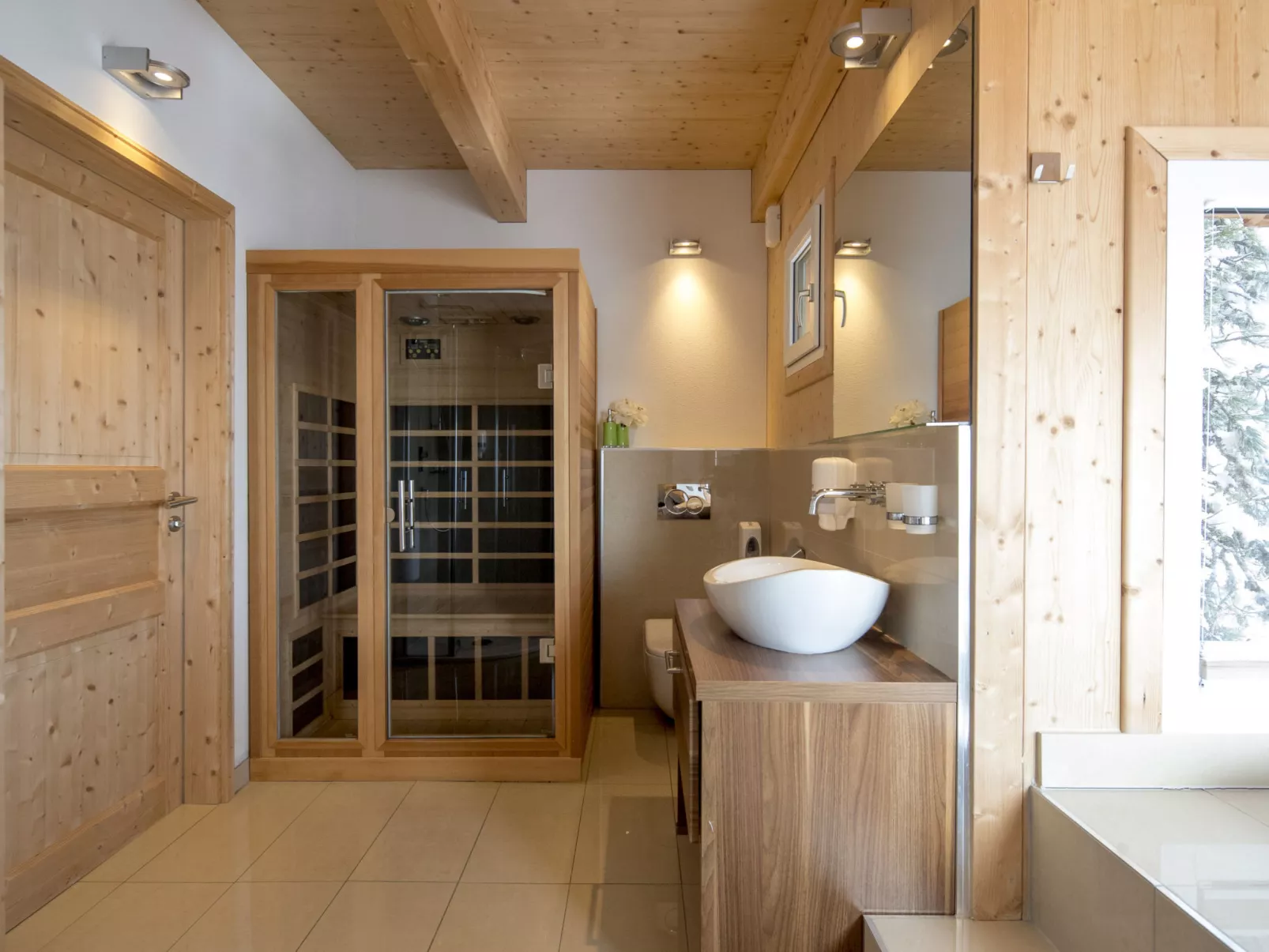 #38 mit IR-Sauna und Sprudelbad innen-Inside