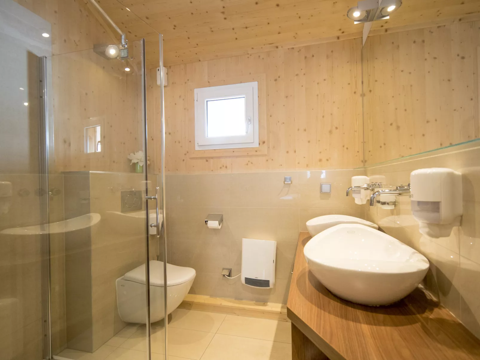 #38 mit IR-Sauna und Sprudelbad innen-Inside
