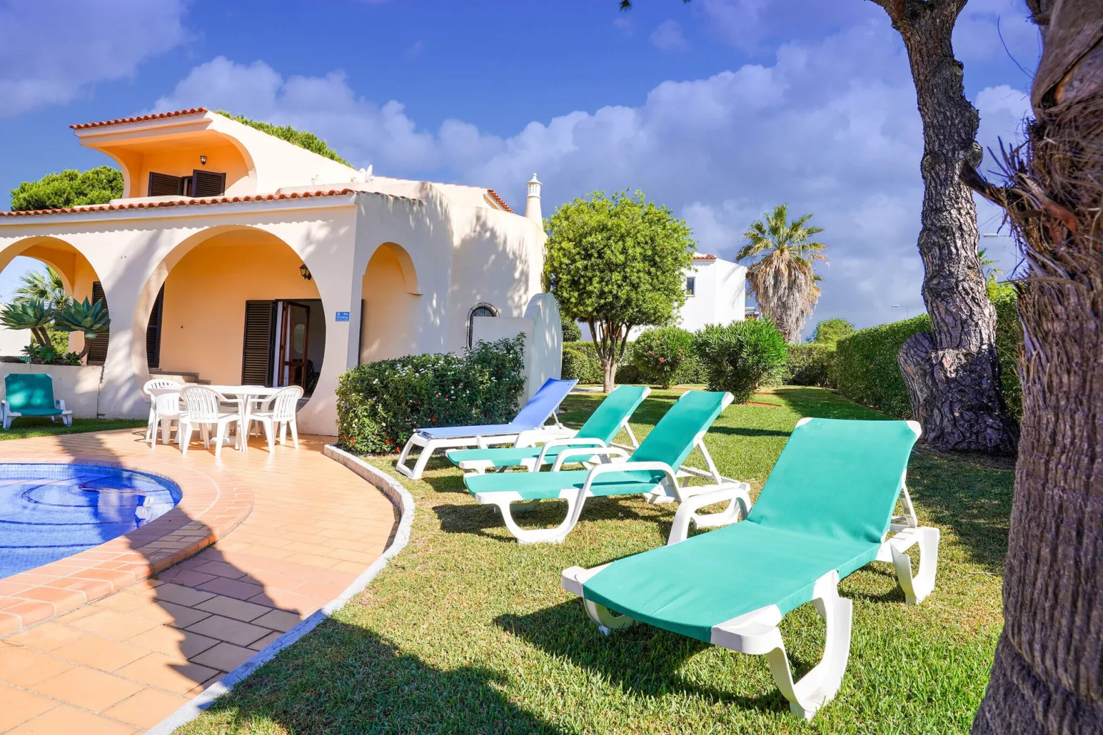 Villa Patricio-Gardens summer