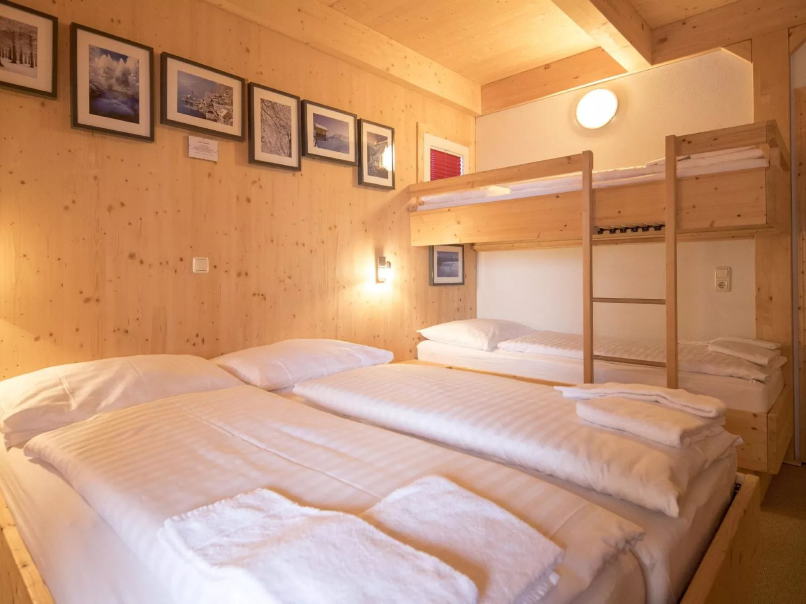 #40 mit IR-Sauna & Sprudelwanne Innen-Inside