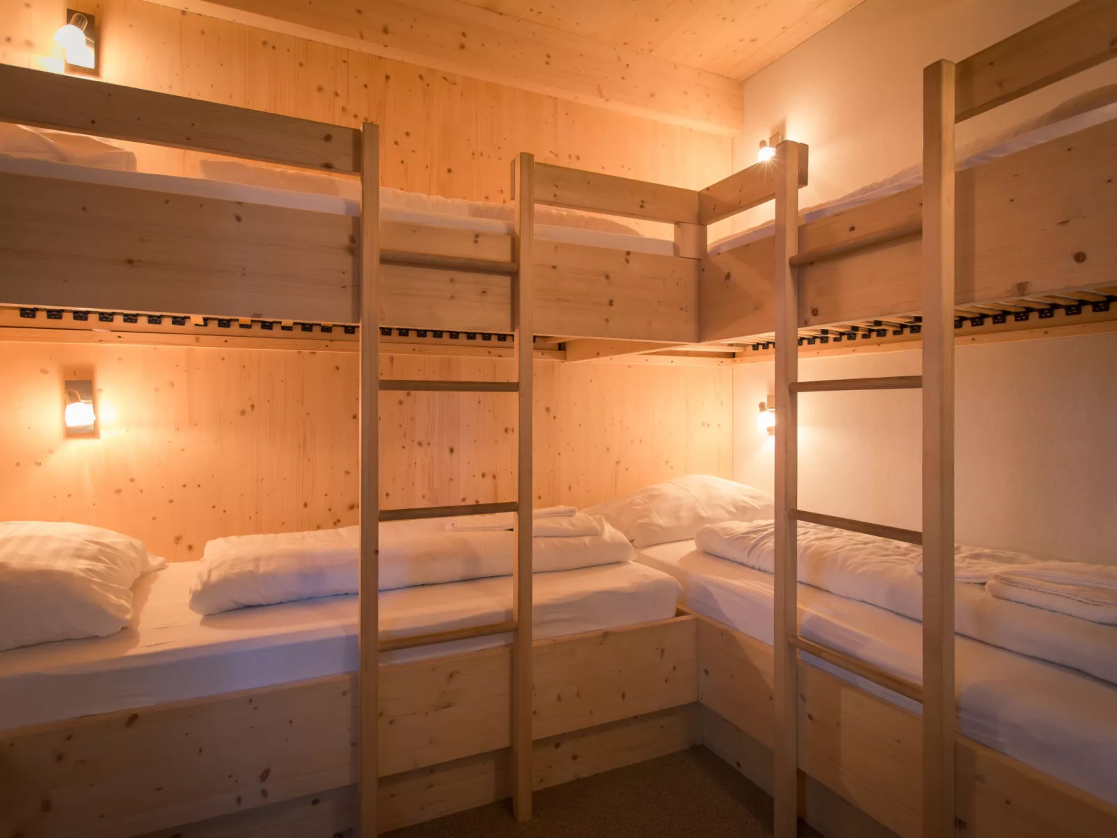 #44 mit Sauna und Sprudelbad innen-Inside